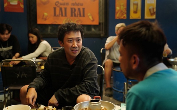 Bị nói lấy người nghèo ra câu khách ở Nhà Bà Nữ, Trấn Thành bộc bạch: “Nhà tôi từng là cái cống…”