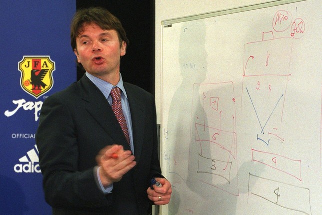 HLV Philippe Troussier, câu chuyện về 2,5 tấm vé dự World Cup và bí quyết thành công - Ảnh 4. HLV Philippe Troussier, câu chuyện về 2,5 tấm vé dự World Cup và bí quyết thành công - Ảnh 4.