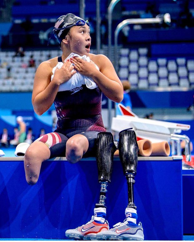 Cuộc sống hiện tại của b&eacute; g&aacute;i gốc Việt bị bố mẹ nổ bom mất 2 ch&acirc;n: Được b&aacute;o ch&iacute; thế giới gọi l&agrave; nữ k&igrave;nh ngư thần kỳ, trở th&agrave;nh đại sứ truyền cảm hứng cho những người khuyết tật - Ảnh 17.