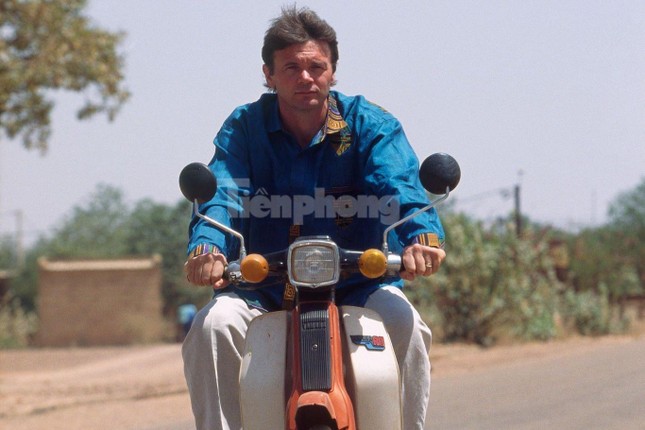 HLV Philippe Troussier, câu chuyện về 2,5 tấm vé dự World Cup và bí quyết thành công - Ảnh 1. HLV Philippe Troussier, câu chuyện về 2,5 tấm vé dự World Cup và bí quyết thành công - Ảnh 1.
