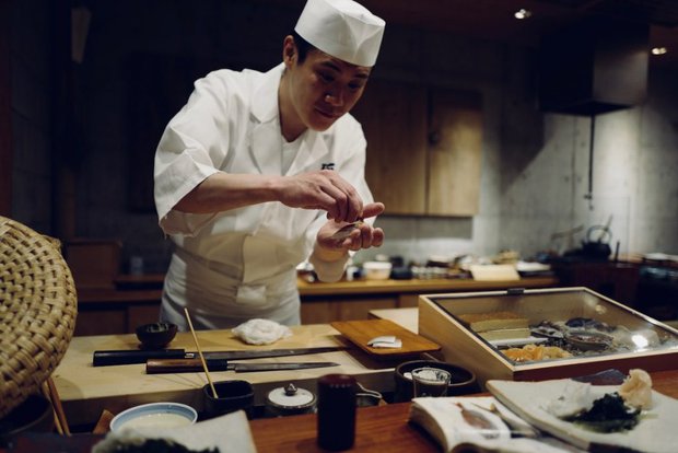 Omakase: Mô hình phục vụ đồ ăn cho người “thiếu quyết đoán” hoặc “ăn gì cũng được” - Ảnh 3.