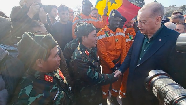 Tổng thống Thổ Nhĩ Kỳ cám ơn đoàn cứu hộ của Quân đội nhân dân Việt Nam - Ảnh 1.