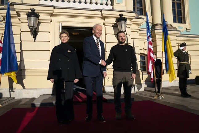 Chuyện hậu trường chuyến thăm bất ngờ của Tổng thống Biden đến Ukraine - Ảnh 4.