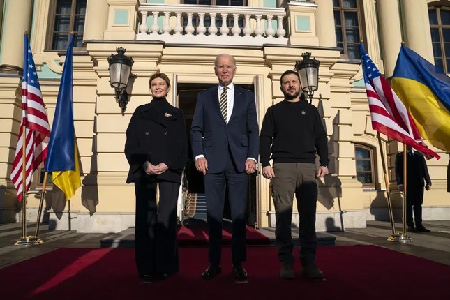 Chuyện hậu trường chuyến thăm bất ngờ của Tổng thống Biden đến Ukraine - Ảnh 3.