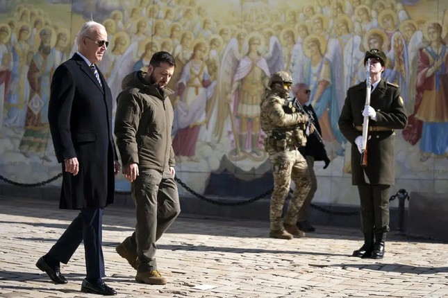 Chuyện hậu trường chuyến thăm bất ngờ của Tổng thống Biden đến Ukraine - Ảnh 10.