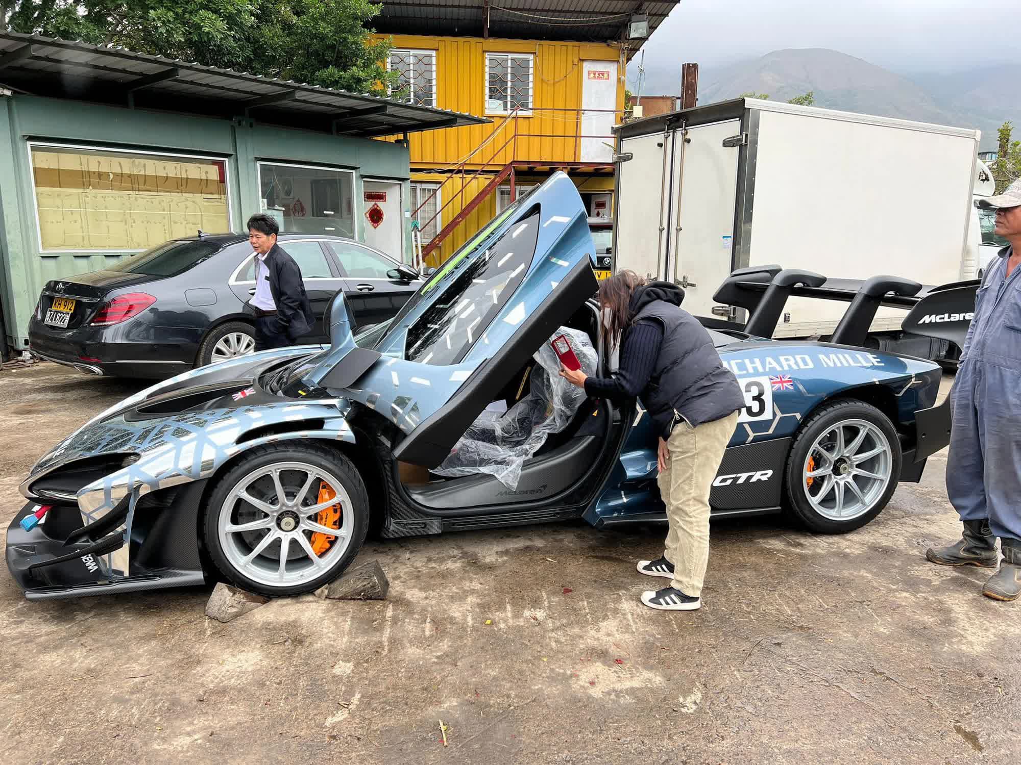 Cùng là McLaren Senna nhưng chiếc được đồn đoán về Việt Nam này khủng hơn xe của ông Đặng Lê Nguyên Vũ và Hoàng Kim Khánh - Ảnh 3.