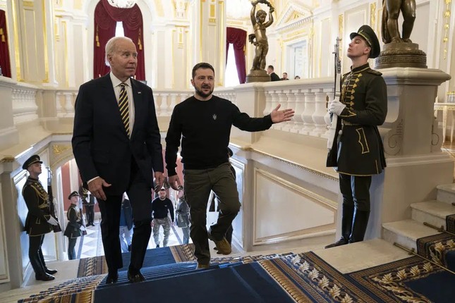 Chuyện hậu trường chuyến thăm bất ngờ của Tổng thống Biden đến Ukraine - Ảnh 7.