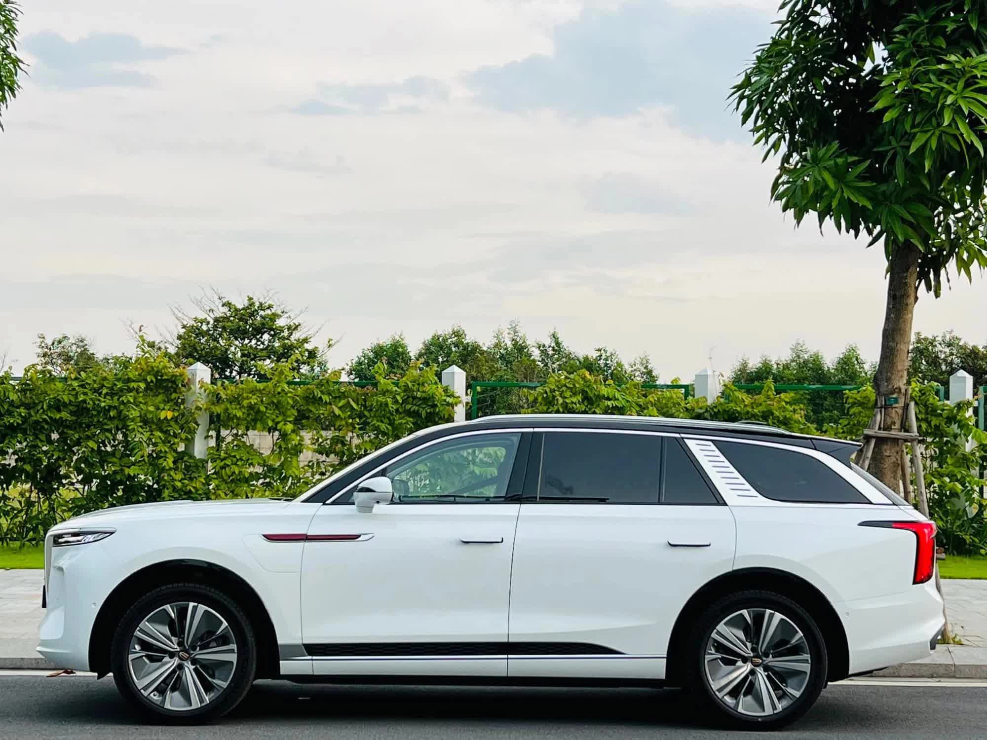 Hongqi E-HS9 giảm sốc sau 1 năm bán tại Việt Nam: Cao nhất 530 triệu đồng, ngang cỡ GLS nhưng giá chỉ nhỉnh hơn GLC - Ảnh 1.