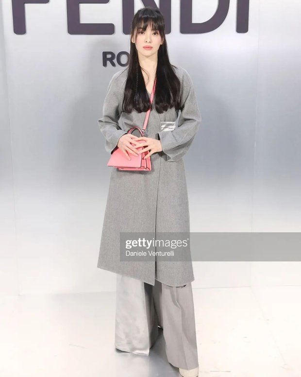 Ảnh Song Hye Kyo tại Milan Fashion Week bị chỉnh sửa quá đà, nhan sắc thật không đẹp tựa tiên tử? - Ảnh 6.