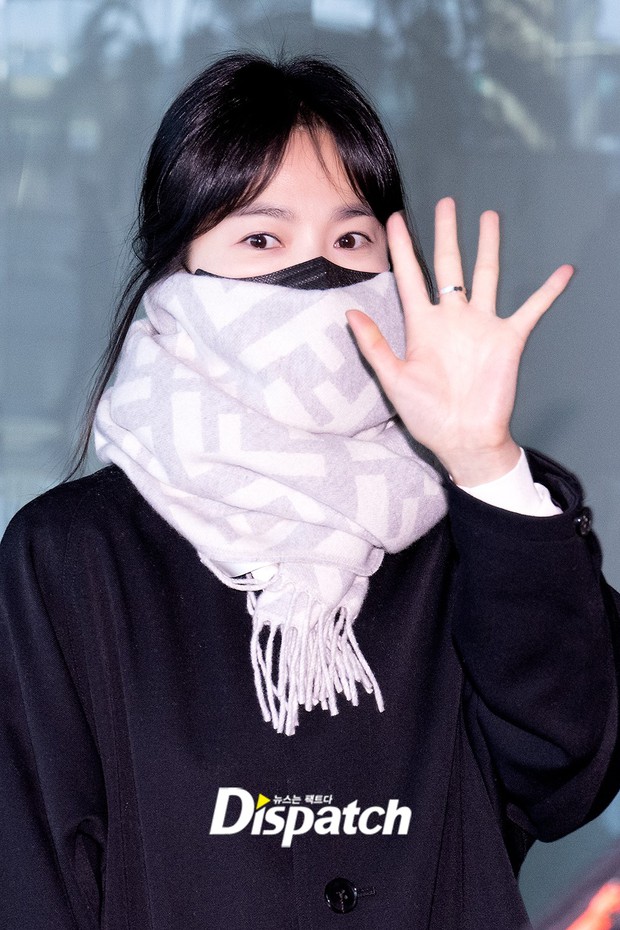 Song Hye Kyo - Song Joong Ki “ăn miếng trả miếng” suốt 2 tháng qua: Sẽ ra sao khi nữ thần vùng lên mạnh mẽ?  - Ảnh 12.