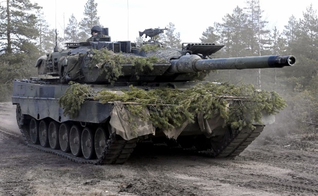 Quan chức Ba Lan: Những chiếc xe tăng Leopard 2 đầu tiên đã có mặt tại Ukraine - Ảnh 1.