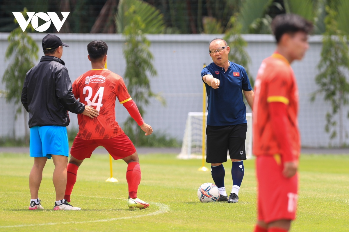 HLV Troussier và bài toán tạo ra thế hệ ngôi sao mới cho bóng đá Việt Nam - Ảnh 8.