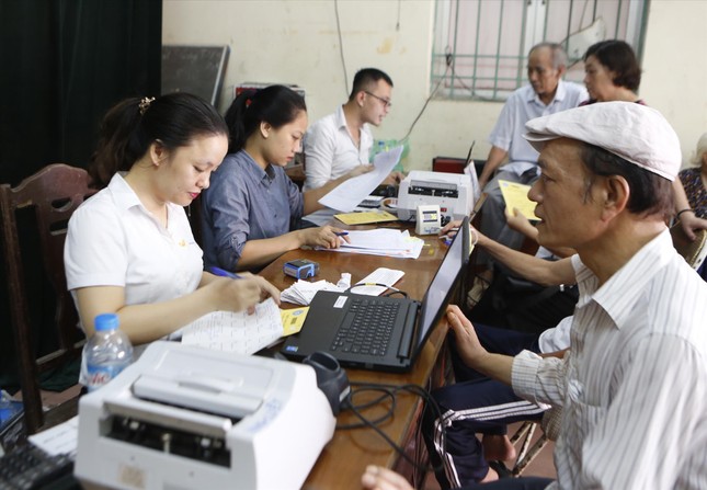 Giảm thời gian đóng Bảo hiểm xã hội: Lo lương hưu thấp, Nhà nước phải bù - Ảnh 2.