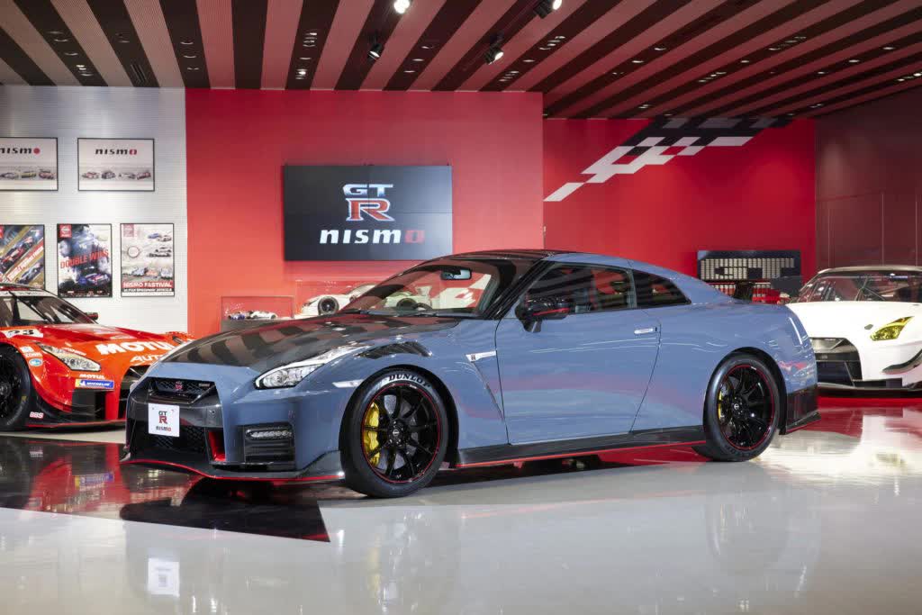 Nissan GT-R Nismo đầu tiên về Việt Nam: Toàn đồ chơi hàng thửa, giá bên Mỹ đã vài tỷ thì đại gia Việt đúng chuẩn dân chơi - Ảnh 3.