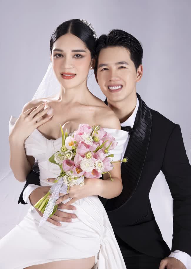 Ảnh cưới như ai ép của thí sinh Hoa hậu Chuyển giới Việt Nam nổi khắp MXH - Ảnh 1.