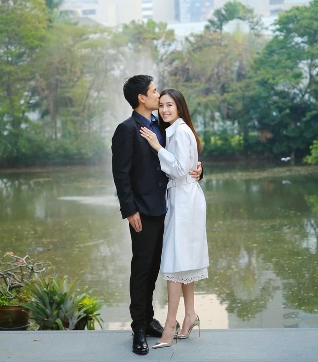 Hoa hậu chuyển giới đẹp nhất Thái Lan kết hôn với bạn trai doanh nhân - Ảnh 2.