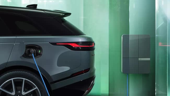 Ra mắt Range Rover Velar 2024: Giá quy đổi 1,5 tỷ đồng, nội thất không nút bấm, chạy 65km không cần xăng - Ảnh 5.