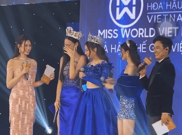 Bảo Ngọc bật khóc giữa sự kiện khi chia sẻ về loạt ồn ào của Hoa hậu Mai Phương - Ảnh 2.