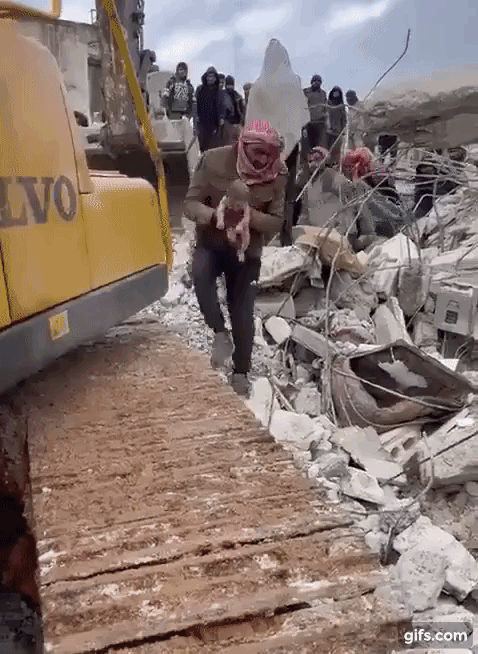 Kỳ tích trong trận động đất Thổ Nhĩ Kỳ: Đứa trẻ chào đời giữa đống đổ nát, khi sự sống vươn mầm từ chết chóc - Ảnh 3.