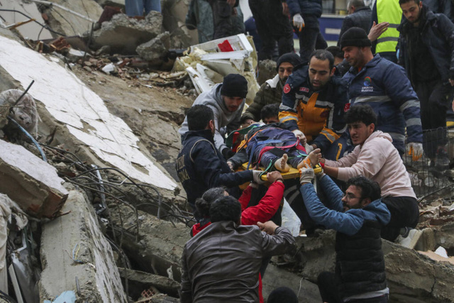 Khủng hoảng chồng khủng hoảng sau thảm họa động đất ở Thổ Nhĩ Kỳ - Syria - Ảnh 1.