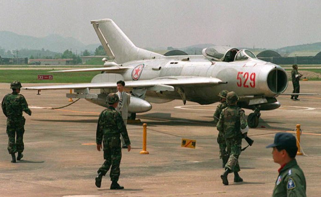Đội máy bay già nua của Triều Tiên vẫn khiến Mỹ - Hàn phải dè chừng - Ảnh 1.