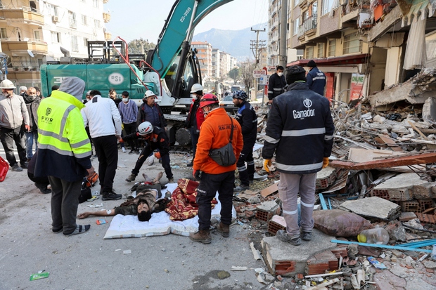 Câu chuyện đau lòng về người đàn ông mất cả gia đình trong động đất ở Thổ Nhĩ Kỳ - Ảnh 5.