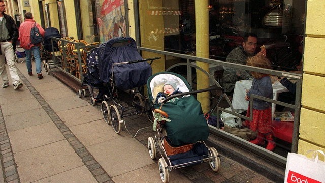 Tại sao người Bắc Âu để trẻ em ngủ một mình trên xe đẩy bên ngoài tiết trời lạnh giá? - Ảnh 3.