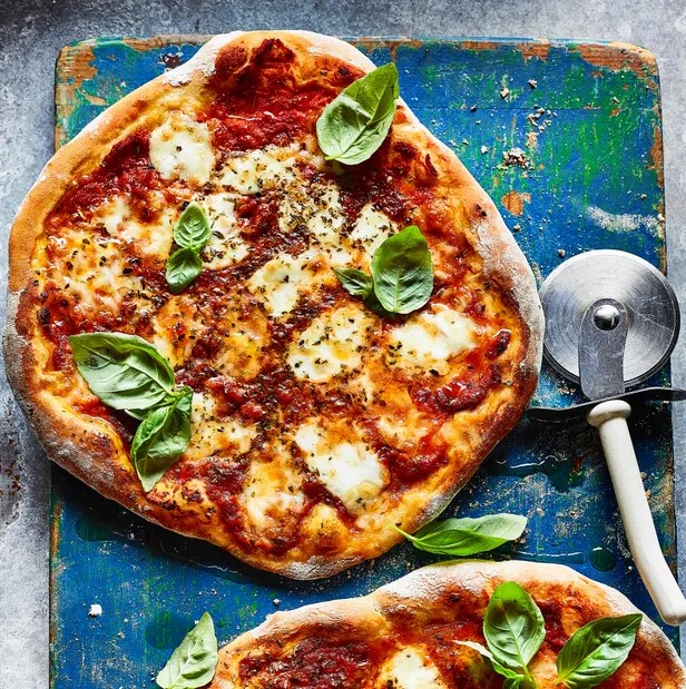 Giá cà chua tăng vọt, pizza tại một quốc gia buộc phải thay đổi công thức, trở thành pizza trắng - Ảnh 1.