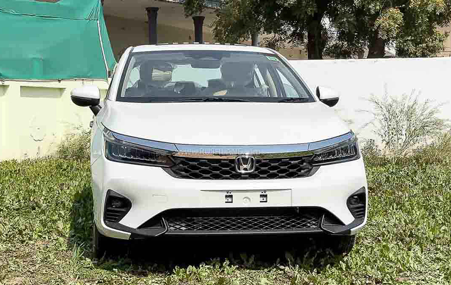 Honda City 2023 lần đầu lộ diện ngoài đời thực: Có cửa sổ trời, màn hình to sau vô-lăng, về Việt Nam sẽ làm khó Vios - Ảnh 1.