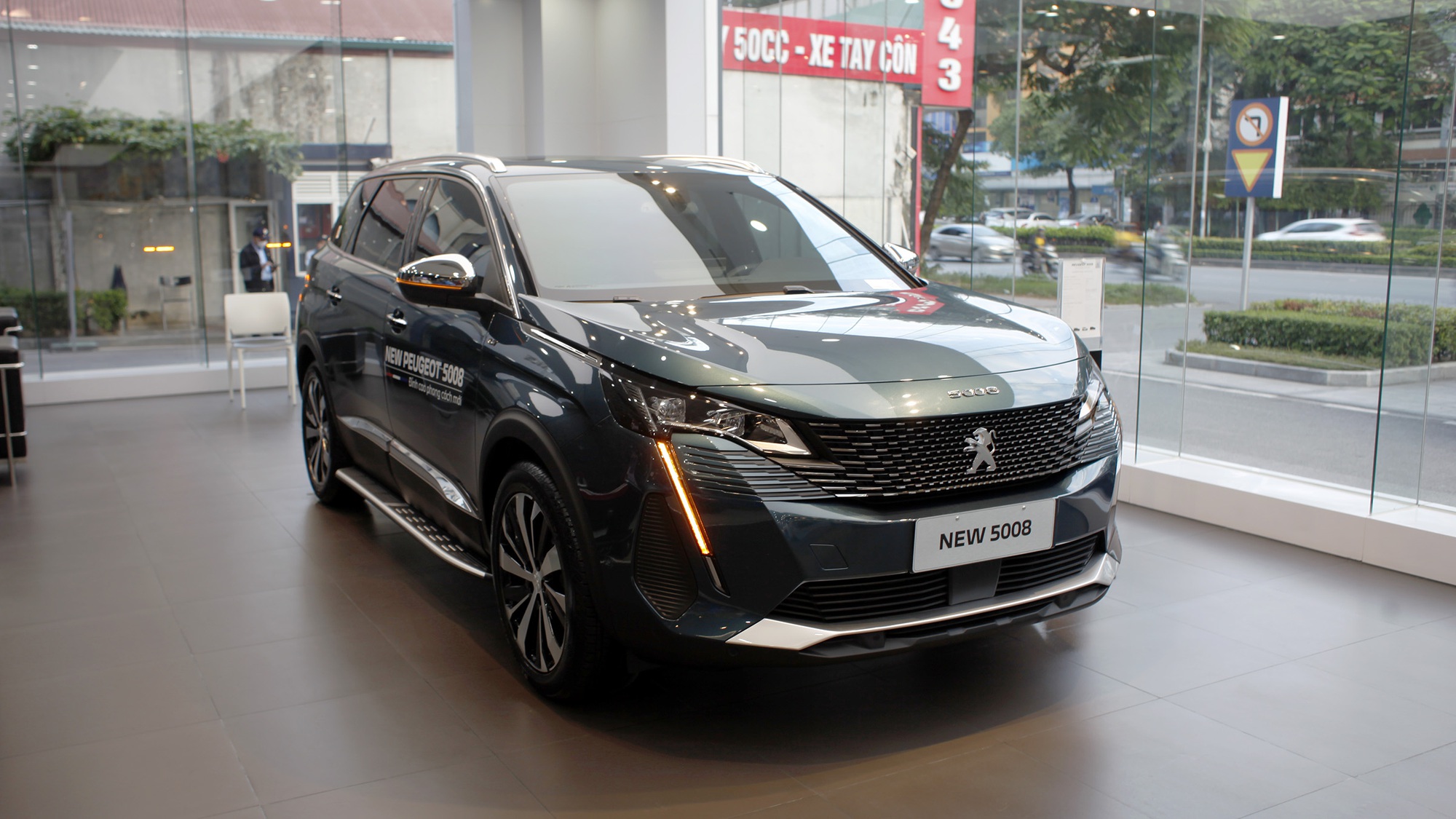 Bảng giá ô tô Peugeot tháng 2: Peugeot 5008 được ưu đãi tới 36 triệu đồng - Ảnh 1.