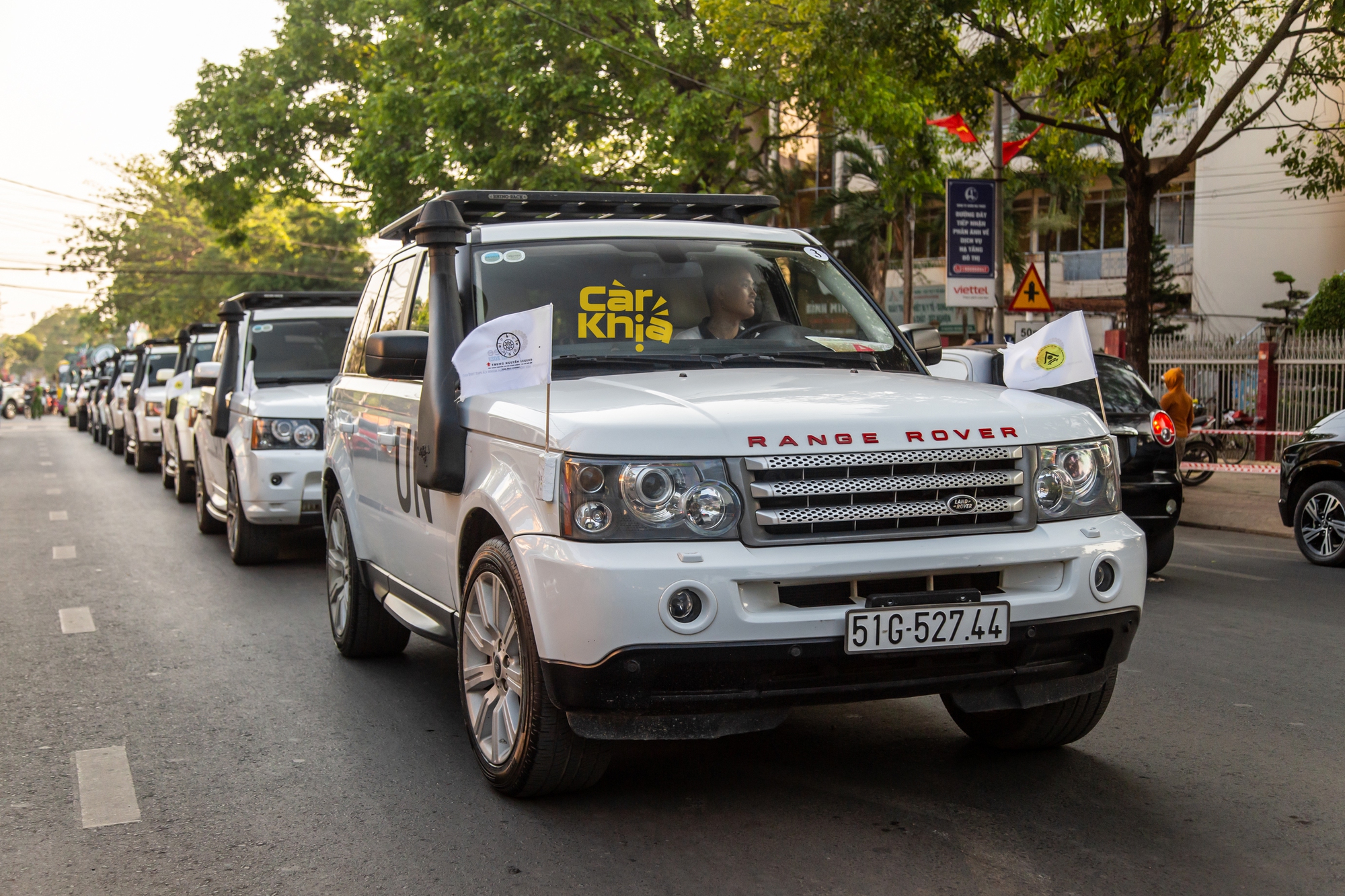 Ông Đặng Lê Nguyên Vũ mang dàn SUV độ khủng đến lễ hội cà phê lớn nhất Việt Nam: G 63 và LX 570 làm nền cho 10 chiếc Range Rover - Ảnh 5.