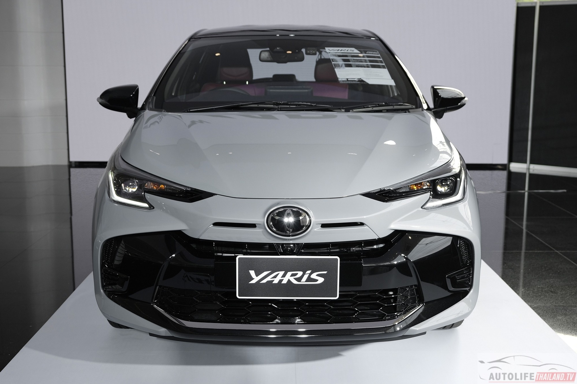 Toyota Yaris mới ra mắt này là bản xem trước Vios 2023 sắp bán ở Việt Nam: Mặt trước hầm hố, thêm công nghệ - Ảnh 2.