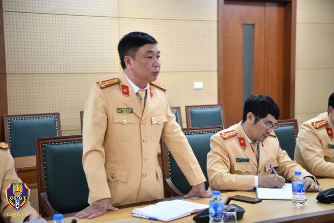 Thiếu tướng Nguyễn Văn Trung: Không để người dân phải mang chăn chiếu, xếp hàng 3-4 ngày chờ đăng kiểm - Ảnh 2.