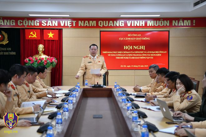 Thiếu tướng Nguyễn Văn Trung: Không để người dân phải mang chăn chiếu, xếp hàng 3-4 ngày chờ đăng kiểm - Ảnh 1.