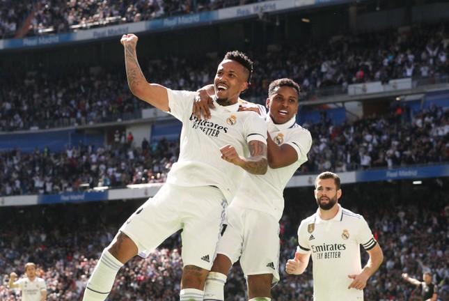 Real Madrid cắt đứt mạch không thắng bằng thắng lợi ngược dòng - Ảnh 1.