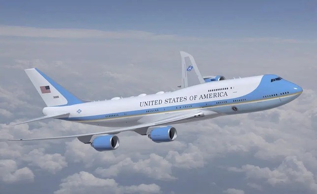 Tổng thống Biden quyết định màu sơn mới cho chuyên cơ Không lực Một - Ảnh 2.