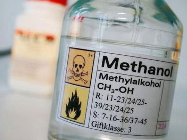 Vụ 37 công nhân nhiễm độc methanol tại Bắc Ninh: Chuyên gia chỉ dấu hiệu nhận biết nhiễm độc sớm - Ảnh 2.