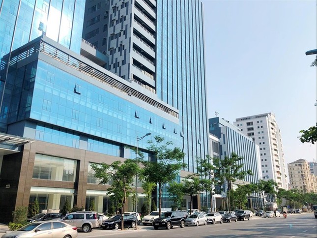 Công an Hà Nội được yêu cầu làm rõ phản ánh cò dịch vụ tại Trung tâm hành chính công - Ảnh 1.