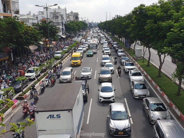 Sau 10 năm đưa vào sử dụng, dự án giao thông nghìn tỉ ở TPHCM vẫn chưa quyết toán xong - Ảnh 1.