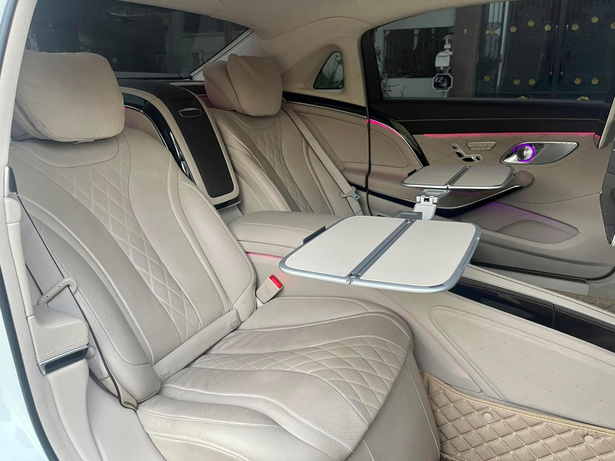 Đã Maybach lại còn ngũ quý 2, chiếc S 450 này đi 3 năm bán lại giá gần bằng xe mới - Ảnh 6.