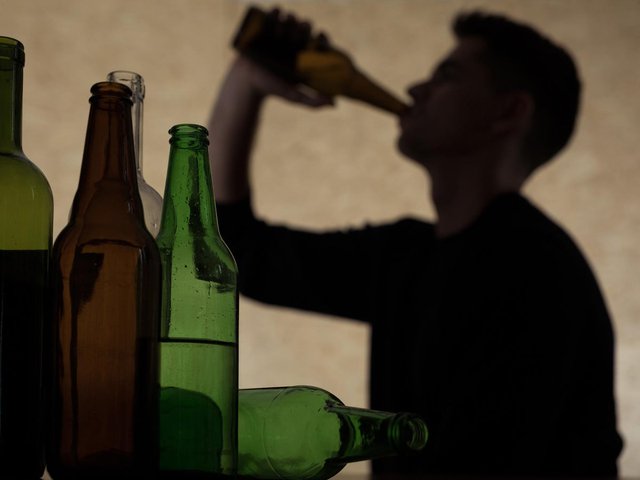 4 loại đồ uống gây hại cho sức khỏe nếu uống vào buổi tối - Ảnh 4.