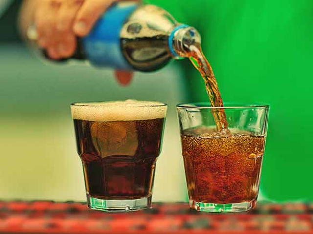 4 loại đồ uống gây hại cho sức khỏe nếu uống vào buổi tối - Ảnh 2.