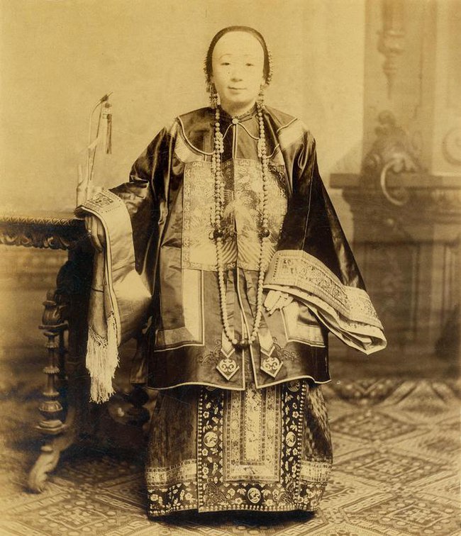 Cận cảnh phụ nữ nhà Thanh cách đây 150 năm: Đôi chân “cực phẩm” khác xa phim ảnh - Ảnh 4.