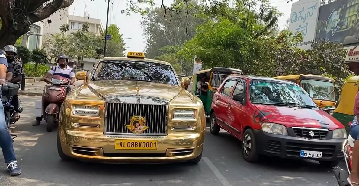 Bộ ba RollsRoyce siêu sang mạ vàng ở Việt Nam  Tin tức xe