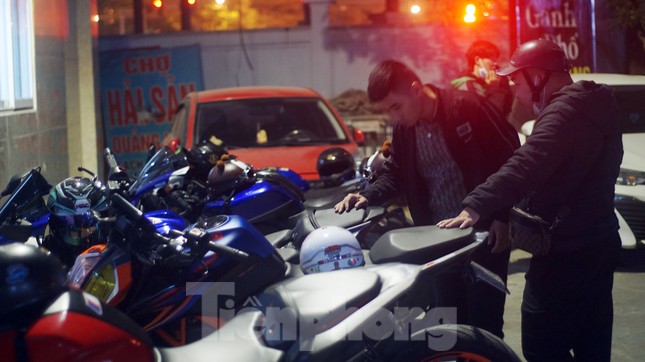Cảnh sát 141 hóa trang ‘tóm loạt xe phân khối lớn độ pô gây náo loạn đường phố - Ảnh 10.