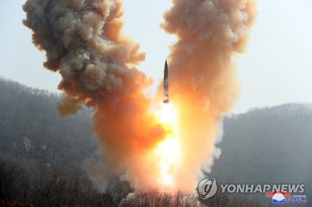 Triều Tiên tập trận mô phỏng cuộc phản công hạt nhân chiến thuật - Ảnh 3.