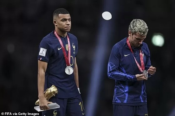 Kylian Mbappe được bổ nhiệm làm thủ quân mới tuyển Pháp thay Hugo Lloris - Ảnh 2.