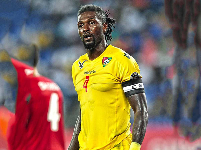 Cựu sao Arsenal Emmanuel Adebayor giải nghệ ở tuổi 39 - Ảnh 3.