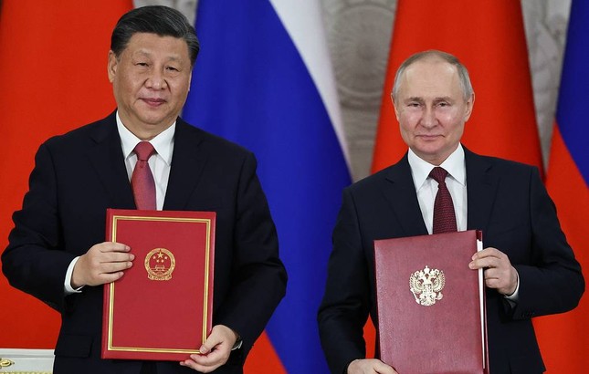 Tuyên bố chung Nga-Trung Quốc: Không có thứ gọi là dân chủ ưu việt - Ảnh 2.