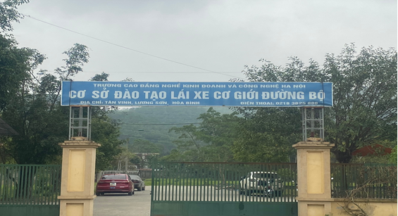 Cục Đường bộ nói gì về việc bắt Giám đốc Trung tâm đào tạo và sát hạch lái xe? - Ảnh 1.